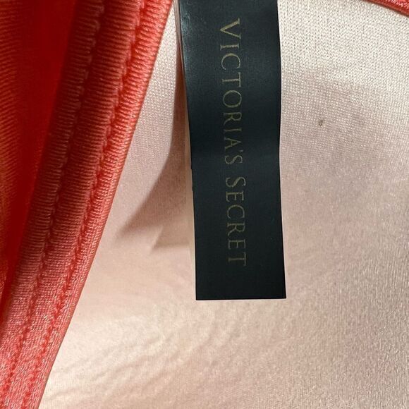 Victoria's Secret Salmon Wired Padded Twisted Halter‎ Bikini Top Womens Size 36D - Picture 3 of 4